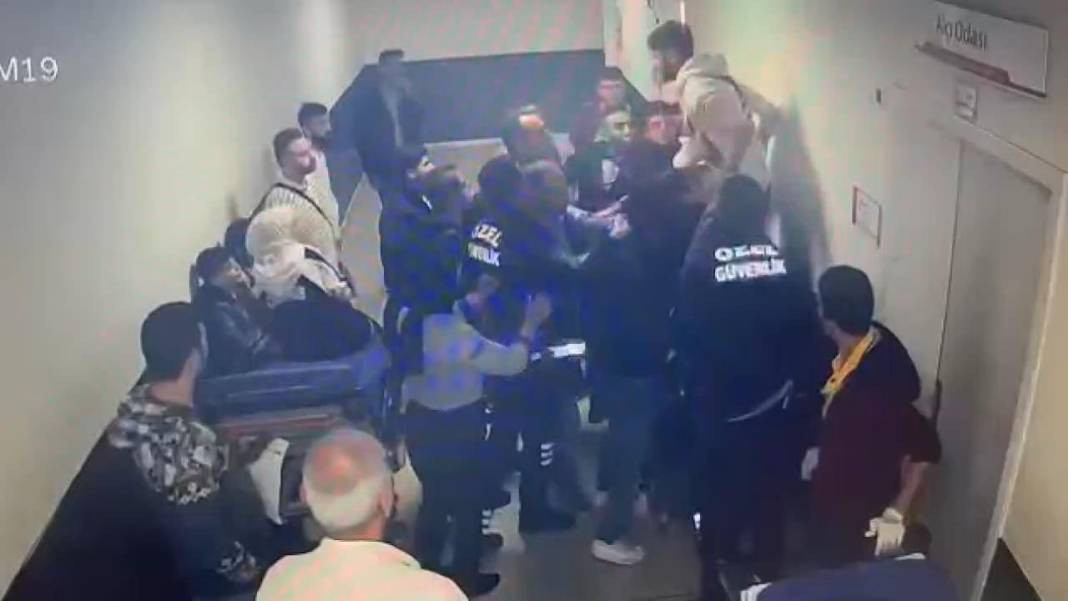 Yaralı adam kendisine müdahale eden doktora saldırdı - Resim: 7